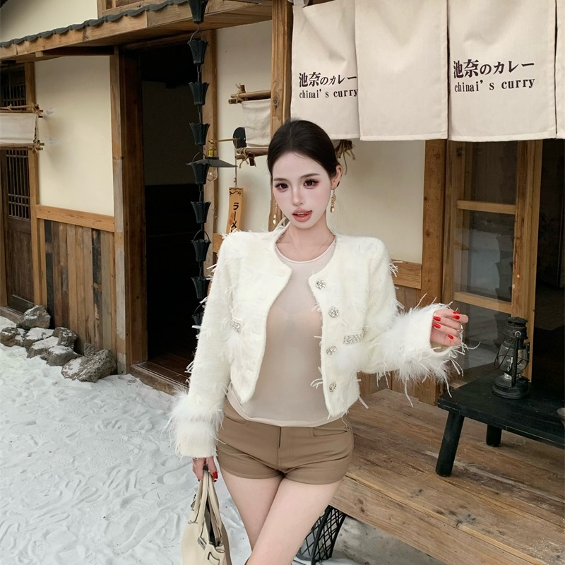 Elegant Tweed Jacket with Feather Detail Winter 2025 Women's Round Neck Coat - Image 5