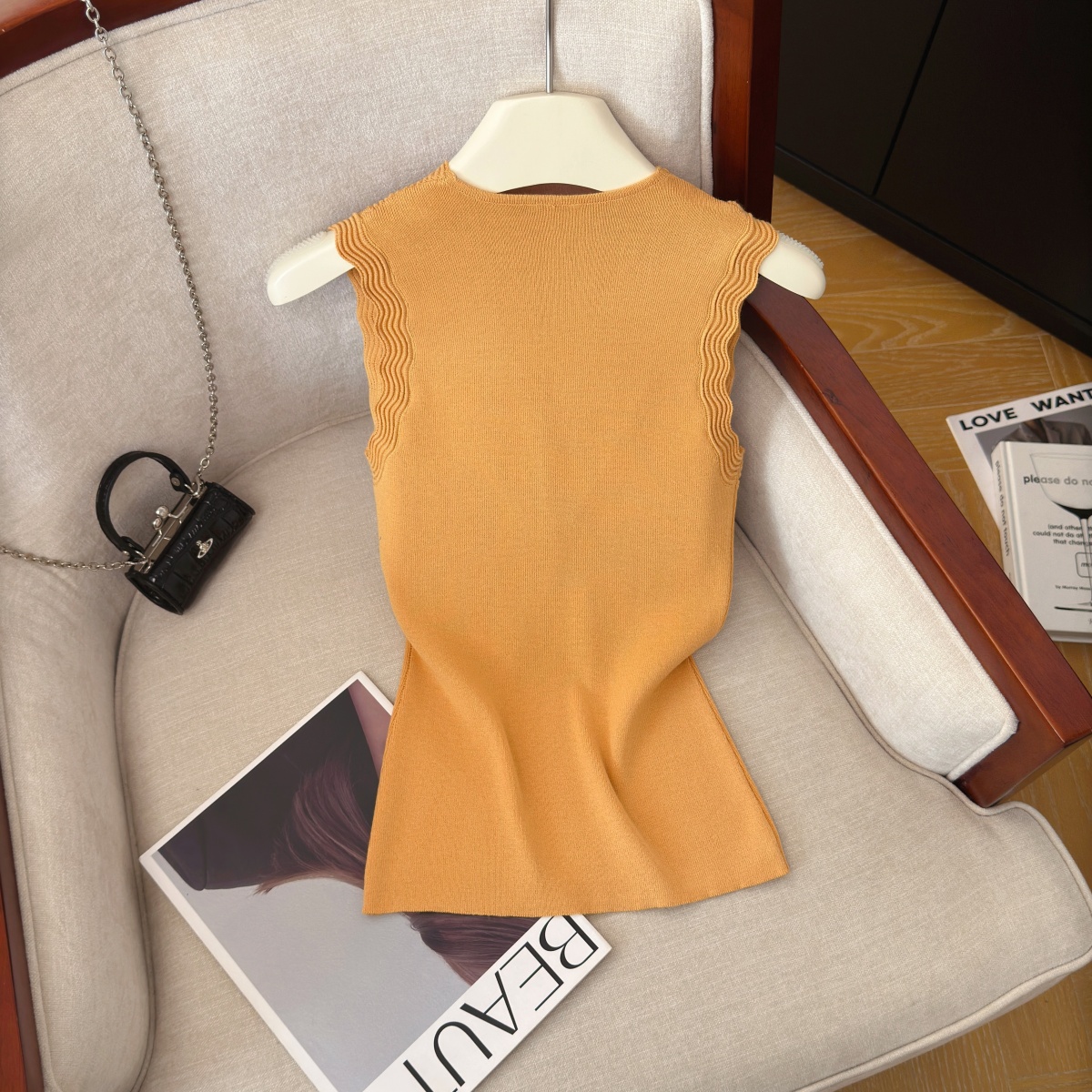 Women's V-Neck Wavy Knit Tank Top Summer Slimming Versatile Retro Style - Image 5