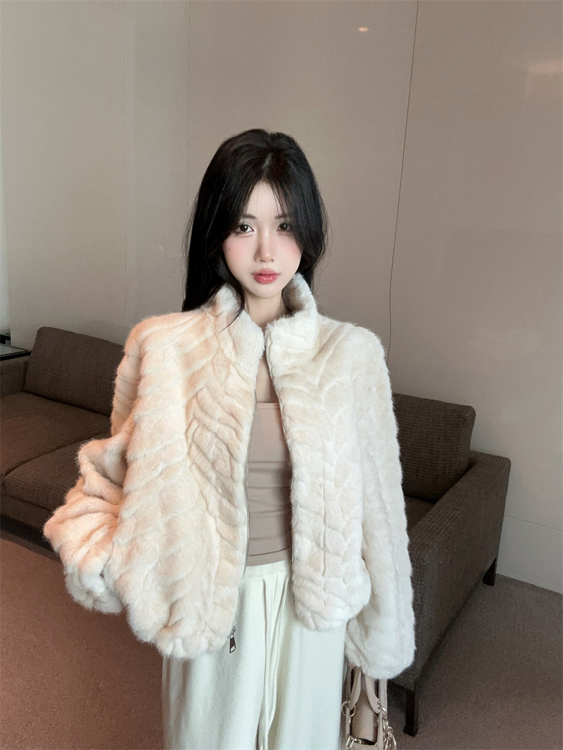 Women's Wavy Faux Mink Fur Stand Collar Thick Fuzzy Coat 2025 Winter French Style - Image 2