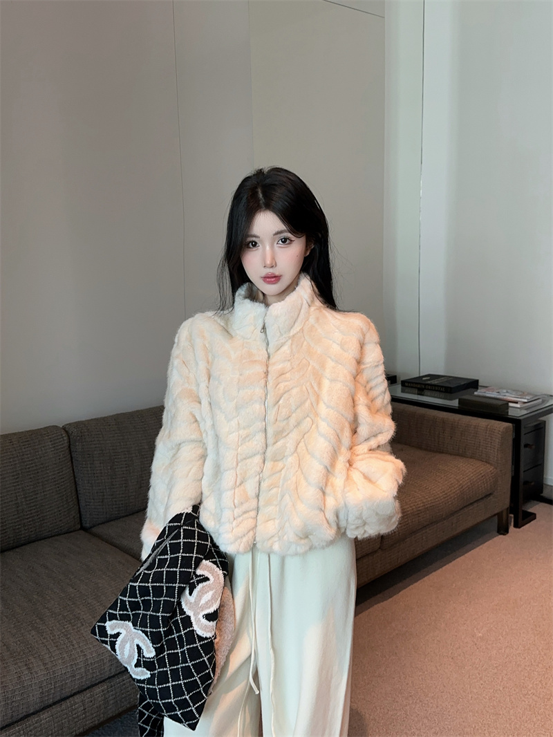 Women's Wavy Faux Mink Fur Stand Collar Thick Fuzzy Coat 2025 Winter French Style - Image 3